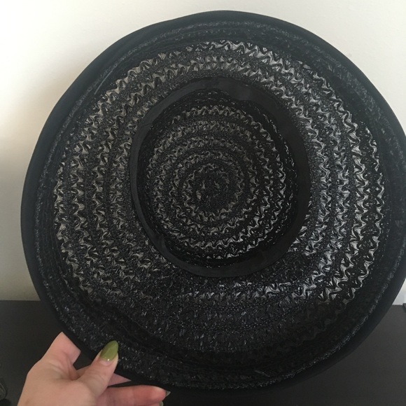 Vintage 1960s Black Woven Bell Mushroom Brim Hat - Picture 5 of 5